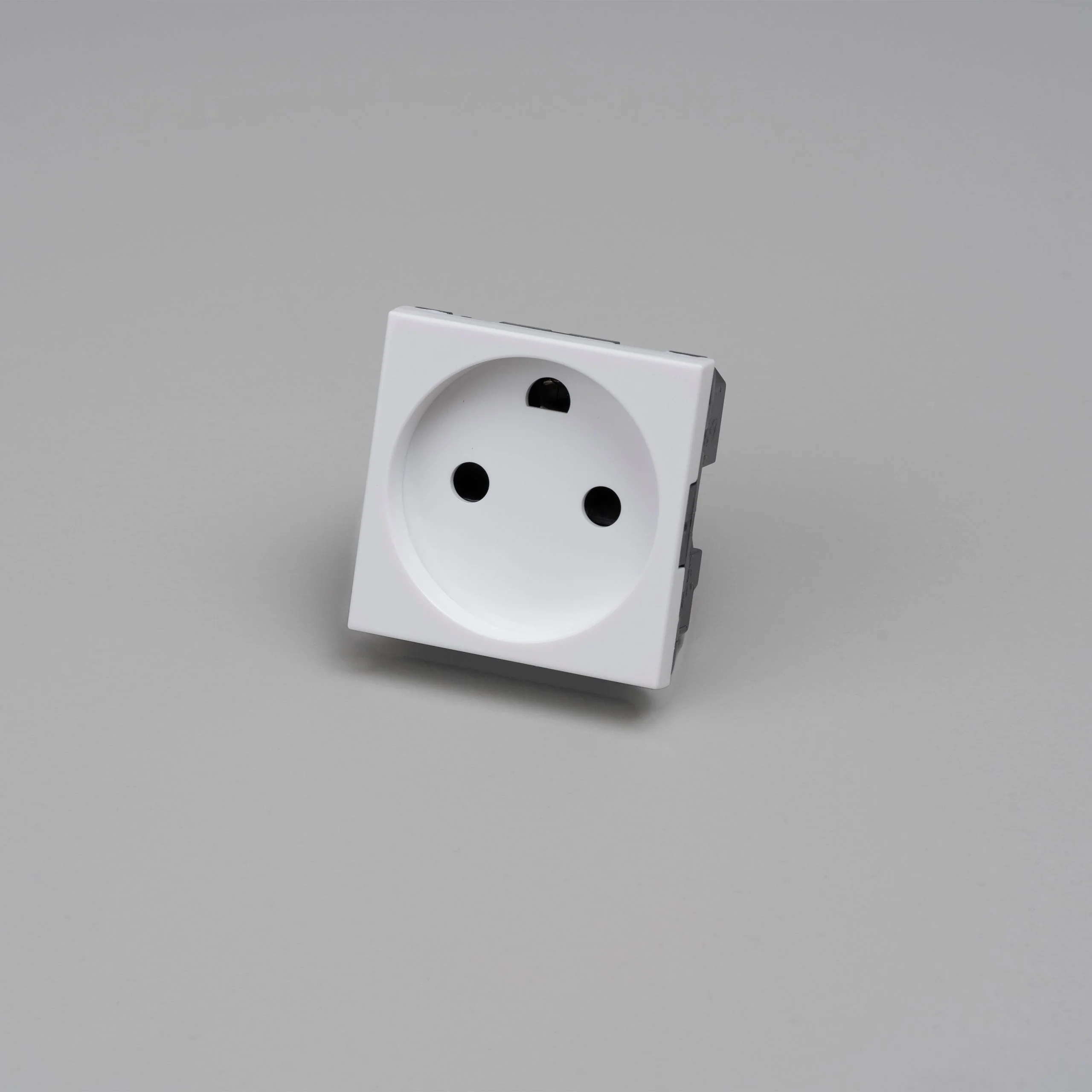 Dansk standard stikkontakt med jord | 45MM - Image 2