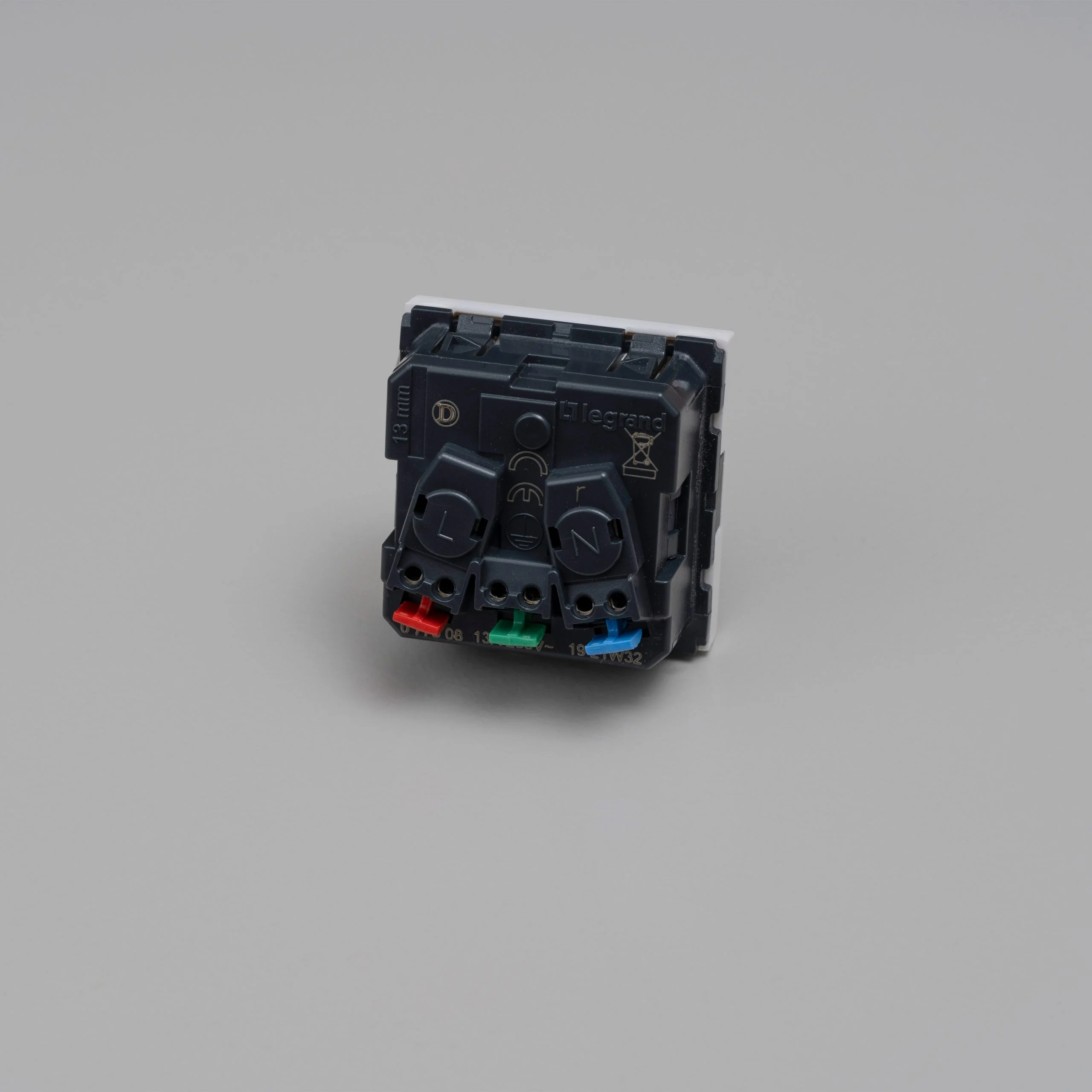 Dansk standard stikkontakt med jord | 45MM - Image 3